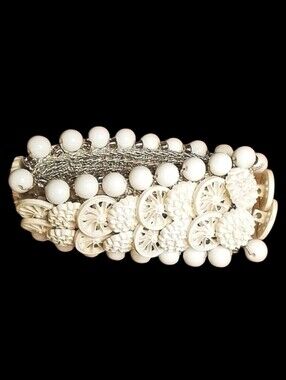 Vintage White Milk Glass "Cha-Cha" Expansion Bracelet